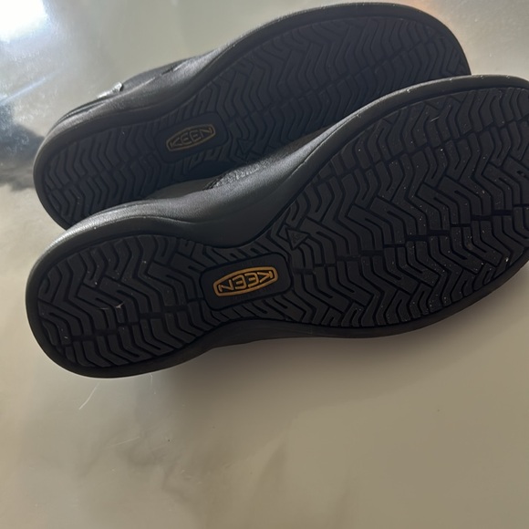 Women’s keen shoes - Picture 3 of 3